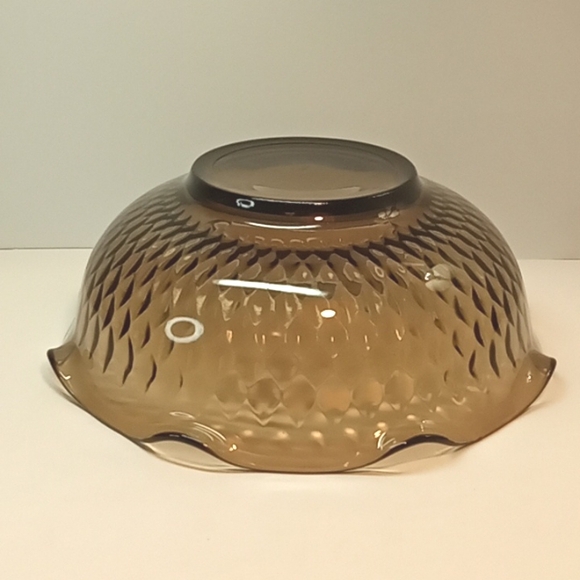 Large vintage Indiana Glass smoke gray glass bowl with diamond quilt pattern. - Picture 5 of 8
